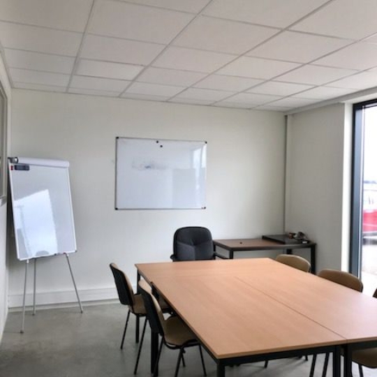  Agence Cosi : Local / Bureau | ROSIERES-PRES-TROYES (10430) | 95 m2 | 1 300 € 