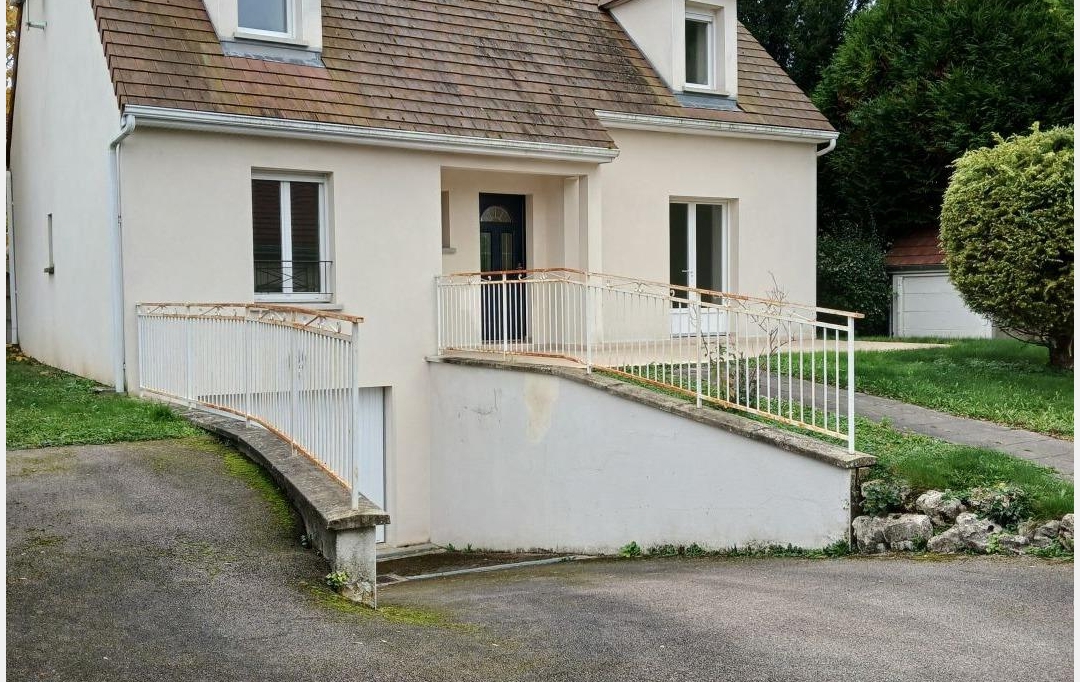 Agence Cosi : House | SAINTE-SAVINE (10300) | 140 m2 | 1 415 € 