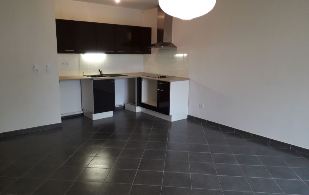 Agence Cosi : Apartment | TROYES (10000) | 47 m2 | 664 € 